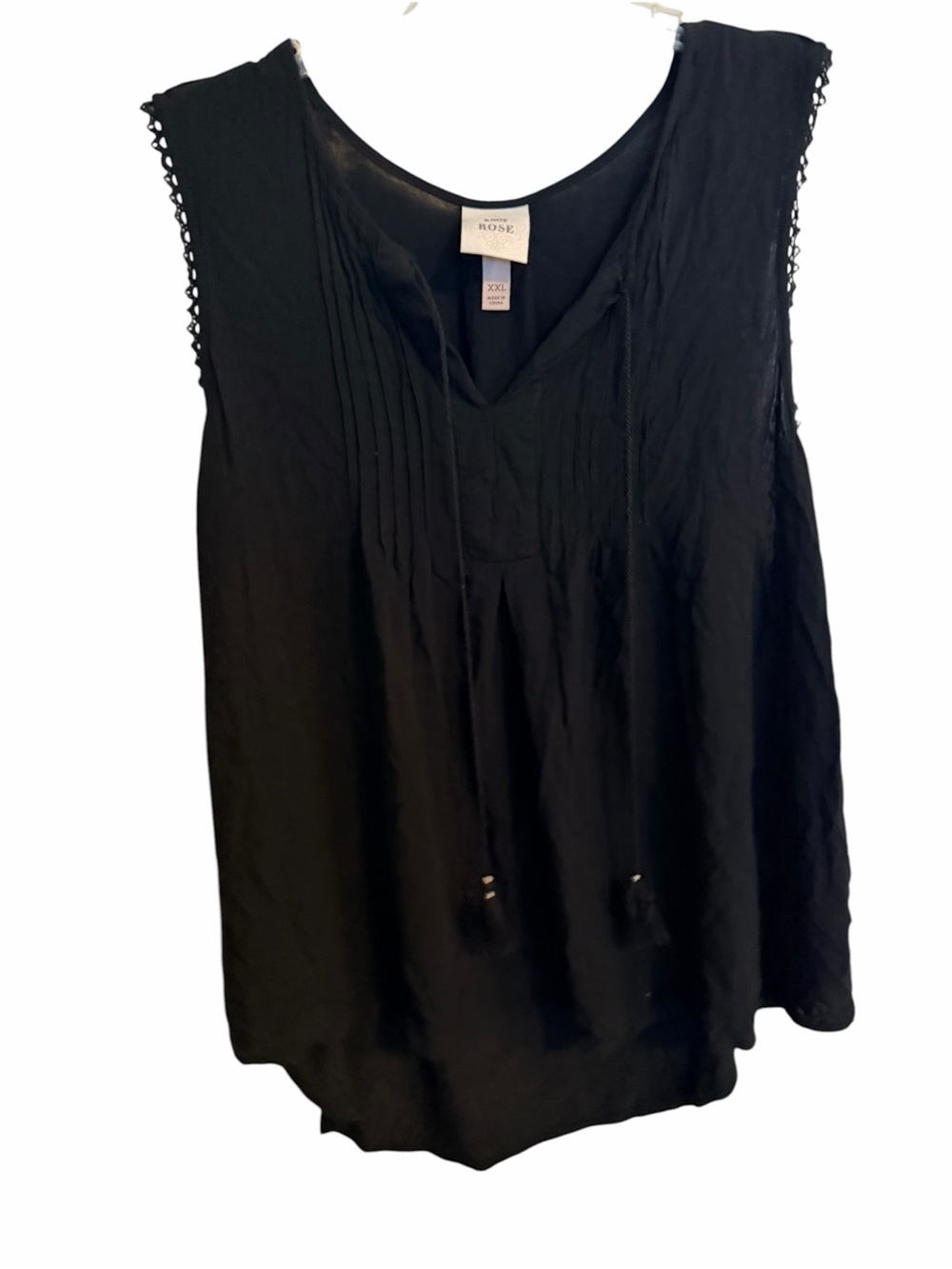 Knox Rose Black Sleeveless Pintuck V-Neck Camisole with Crochet Trim